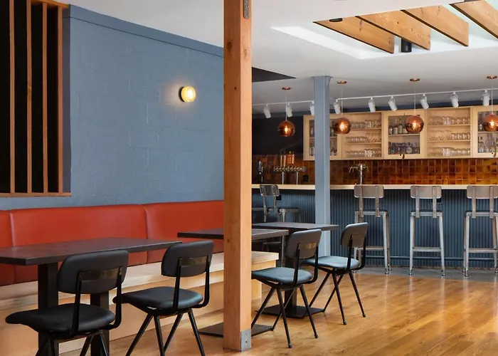 Rhode\'S Motor Lodge